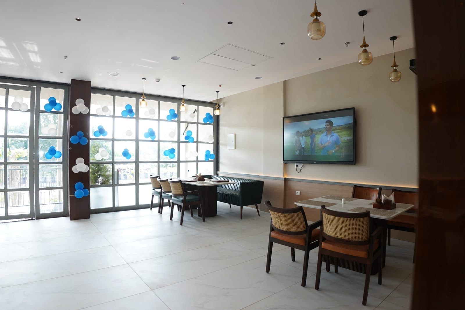 Lobby lounge with TV